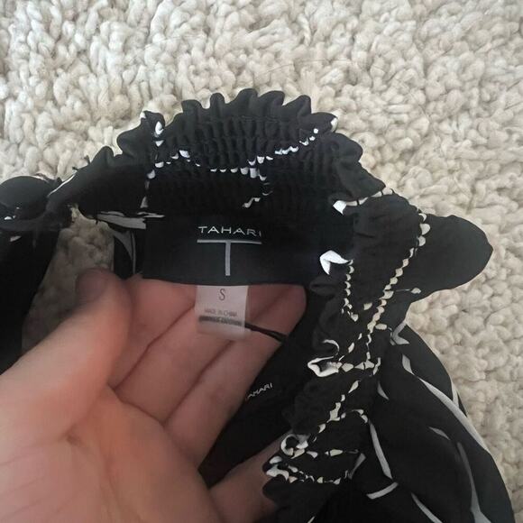 NWT Tahari High Neck Halter Black and White Printed Pleated Blouse Small - Picture 4 of 7